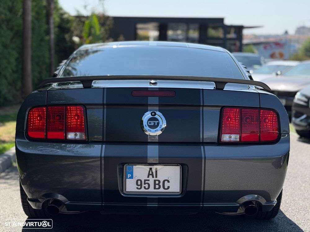 Ford Mustang - 12