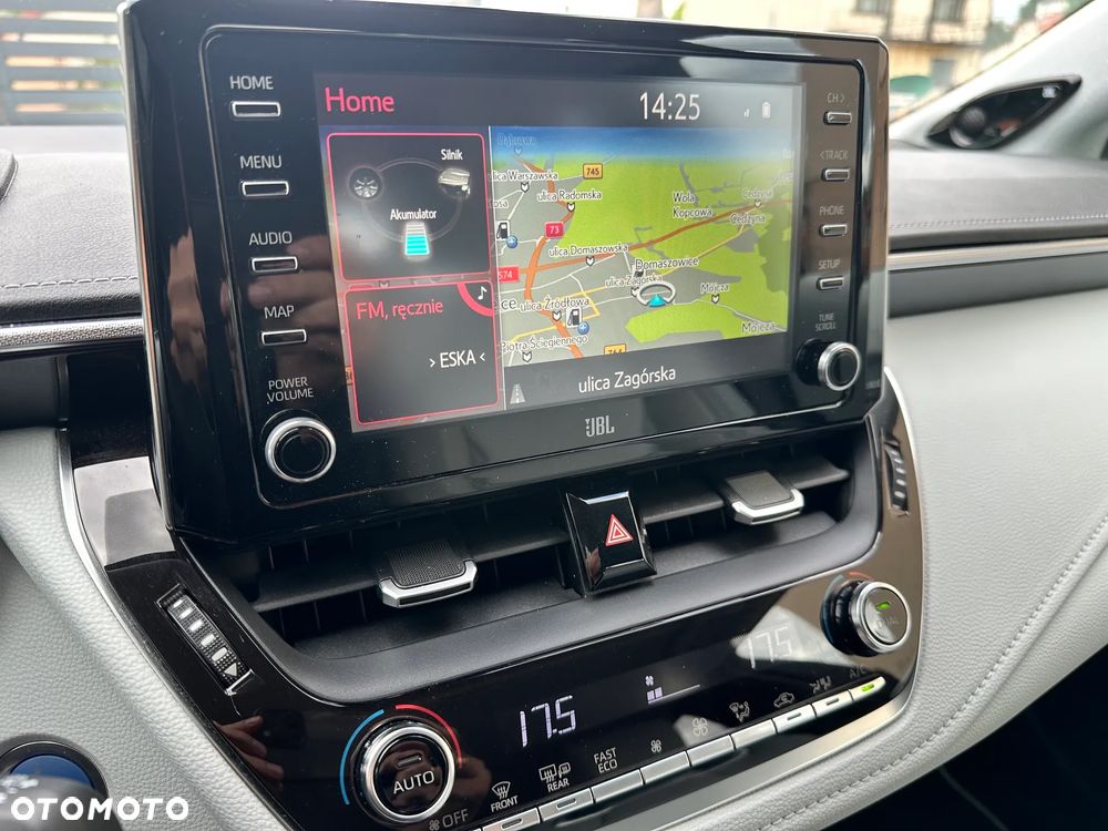 Toyota Corolla 2.0 Hybrid Executive - 17