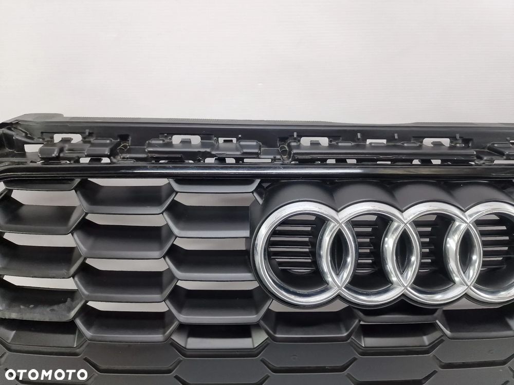AUDI A3 8Y0 S-LINE 20- ATRAPA / GRILL PRZEDNI PRZÓD BEZ PDC , CZARNY MATOWY Z CZARNĄ RAMKĄ , NR 8Y0853651B , NR AUKCJI GL369 - 4