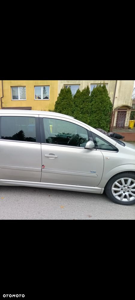 Opel Zafira 2.0 T Sport - 13