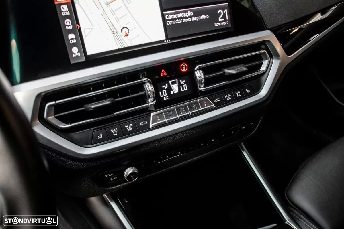 BMW 320 d Touring Line Luxury Auto - 26