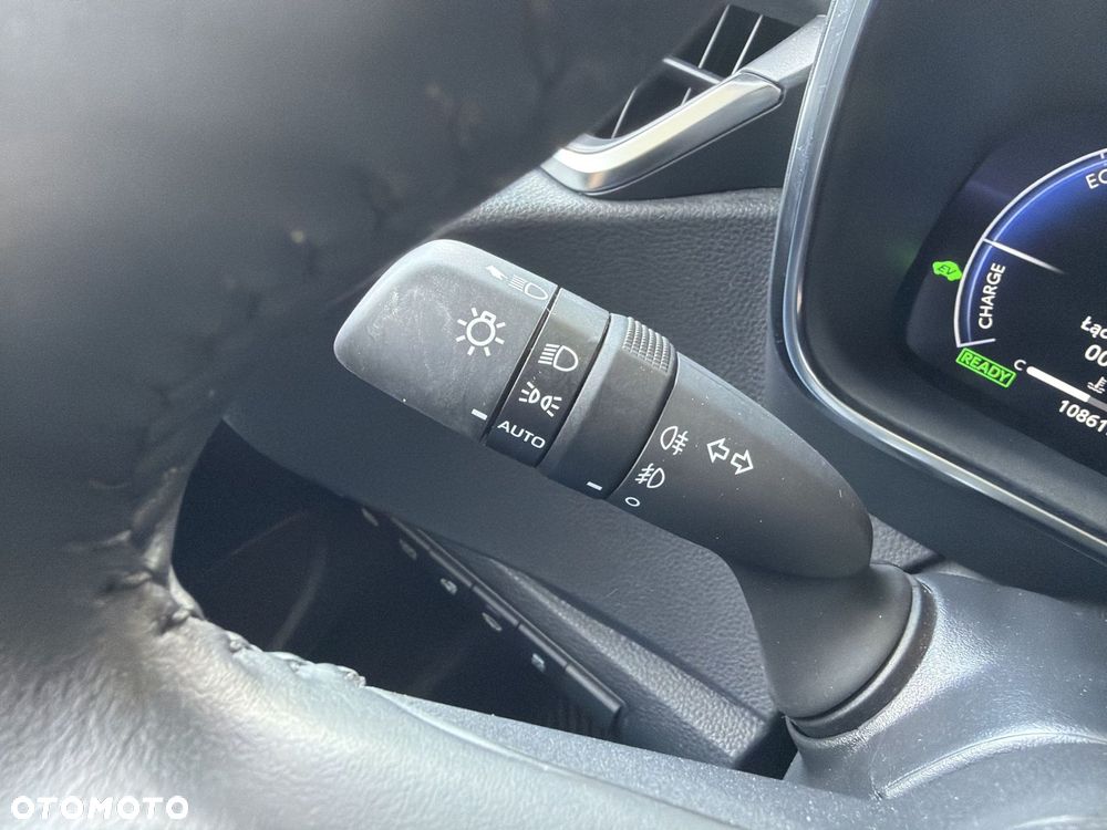 Toyota Corolla 1.8 Hybrid Style - 17