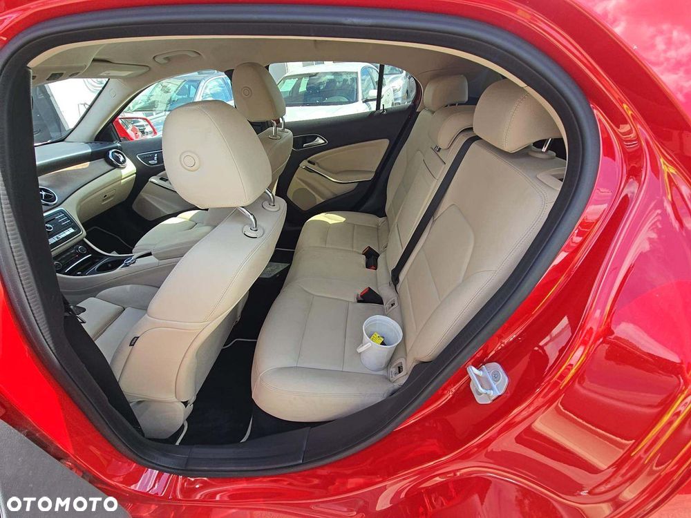 Mercedes-Benz GLA 250 4-Matic - 7