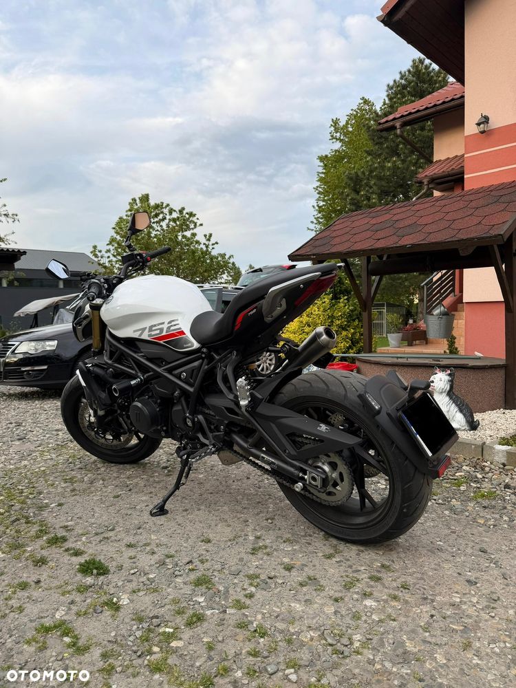 Benelli 752 S - 7