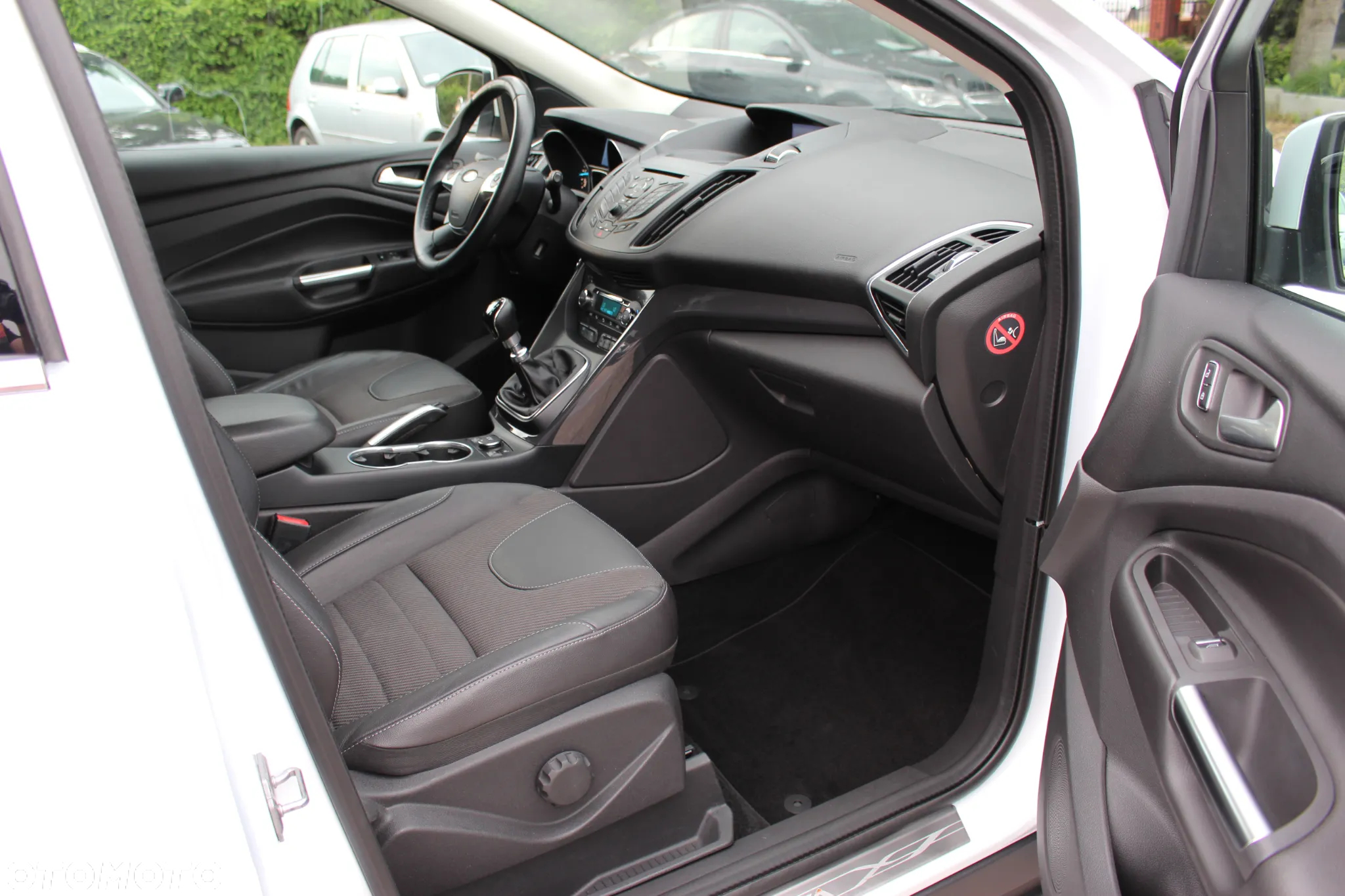 Ford Kuga 2.0 TDCi 2x4 Titanium - 19