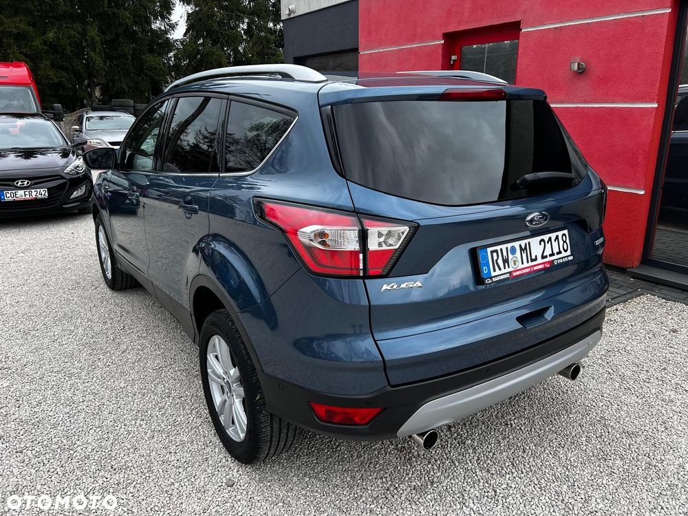 Ford Kuga 1.5 EcoBoost 2x4 Titanium - 4