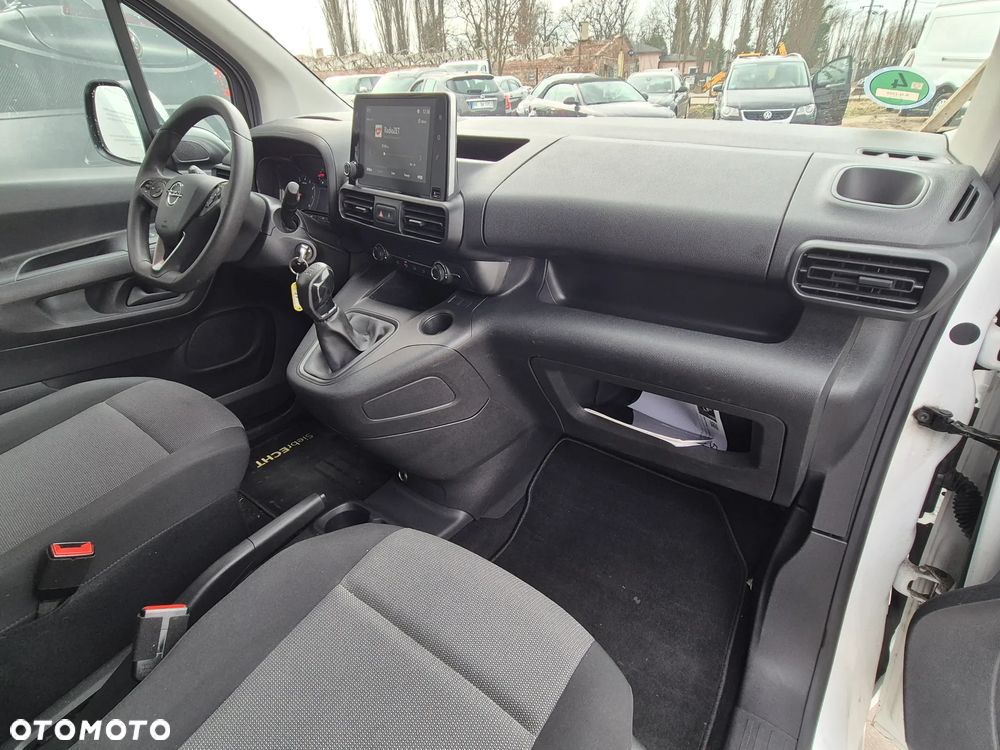Opel COMBO - 27