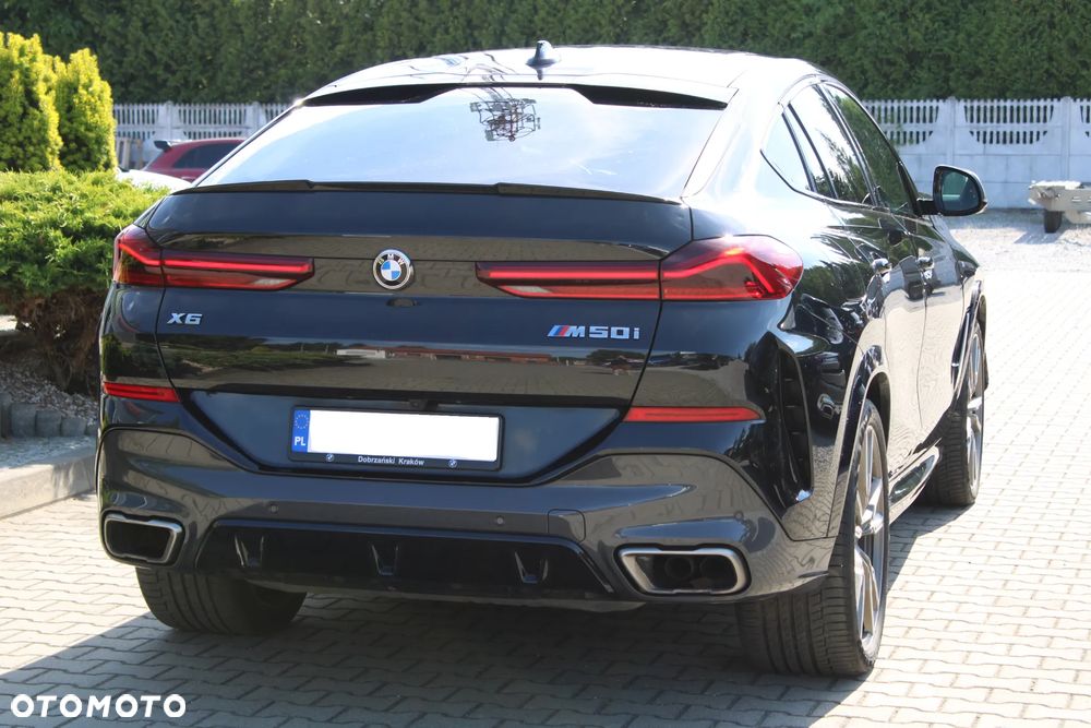 BMW X6 M50i - 11