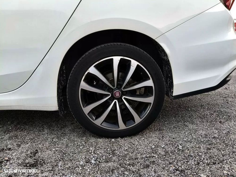 Fiat Tipo Station Wagon 1.3 M-Jet Lounge Tech - 28