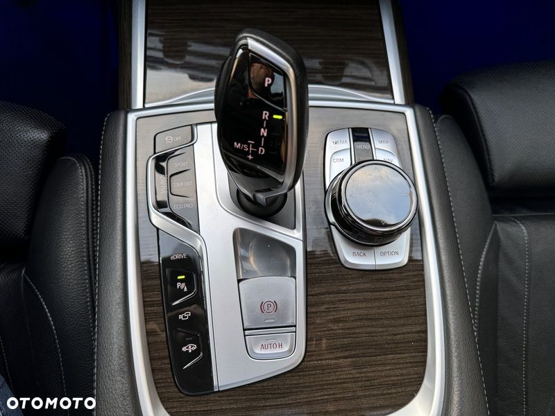 BMW Seria 7 - 8