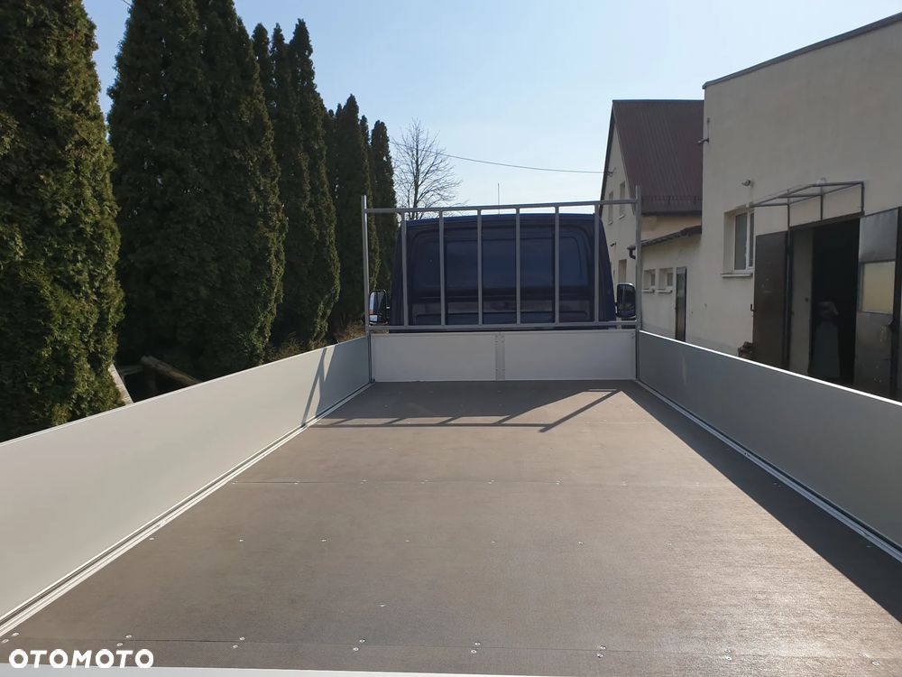 Mercedes-Benz Sprinter - 16