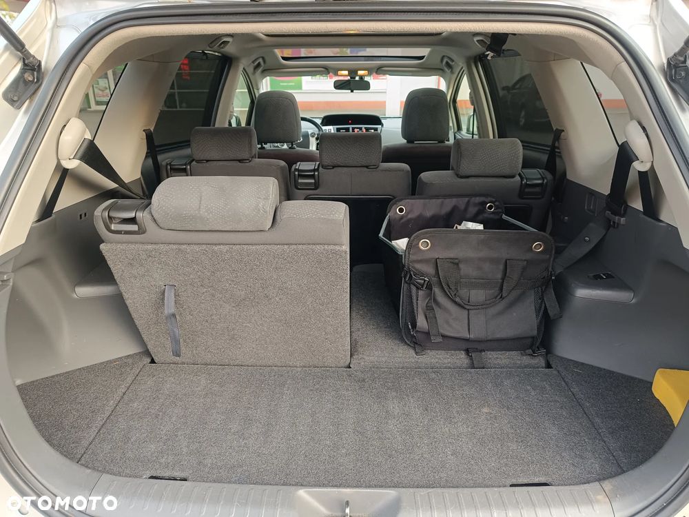 Toyota Prius+ - 17