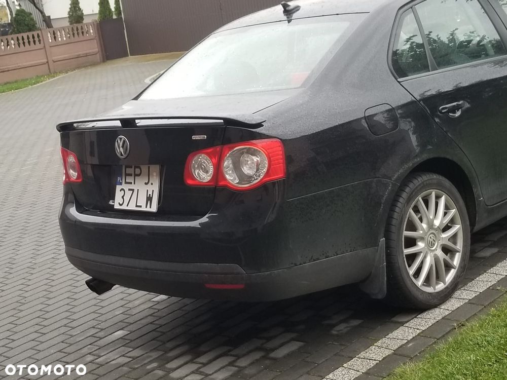 Volkswagen Jetta 2.0 Turbo FSI DSG Sportline - 5