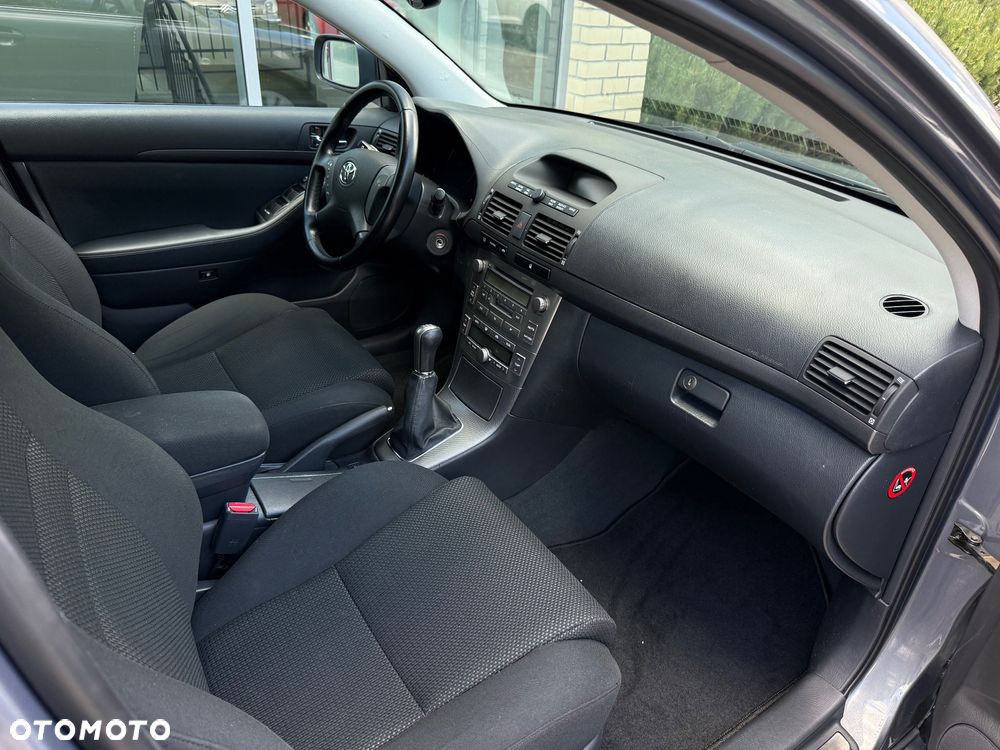 Toyota Avensis 1.8 VVT-i Terra - 28
