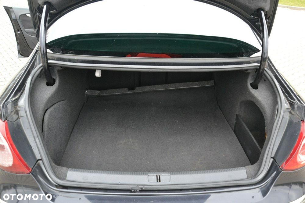 Volkswagen Passat CC - 23