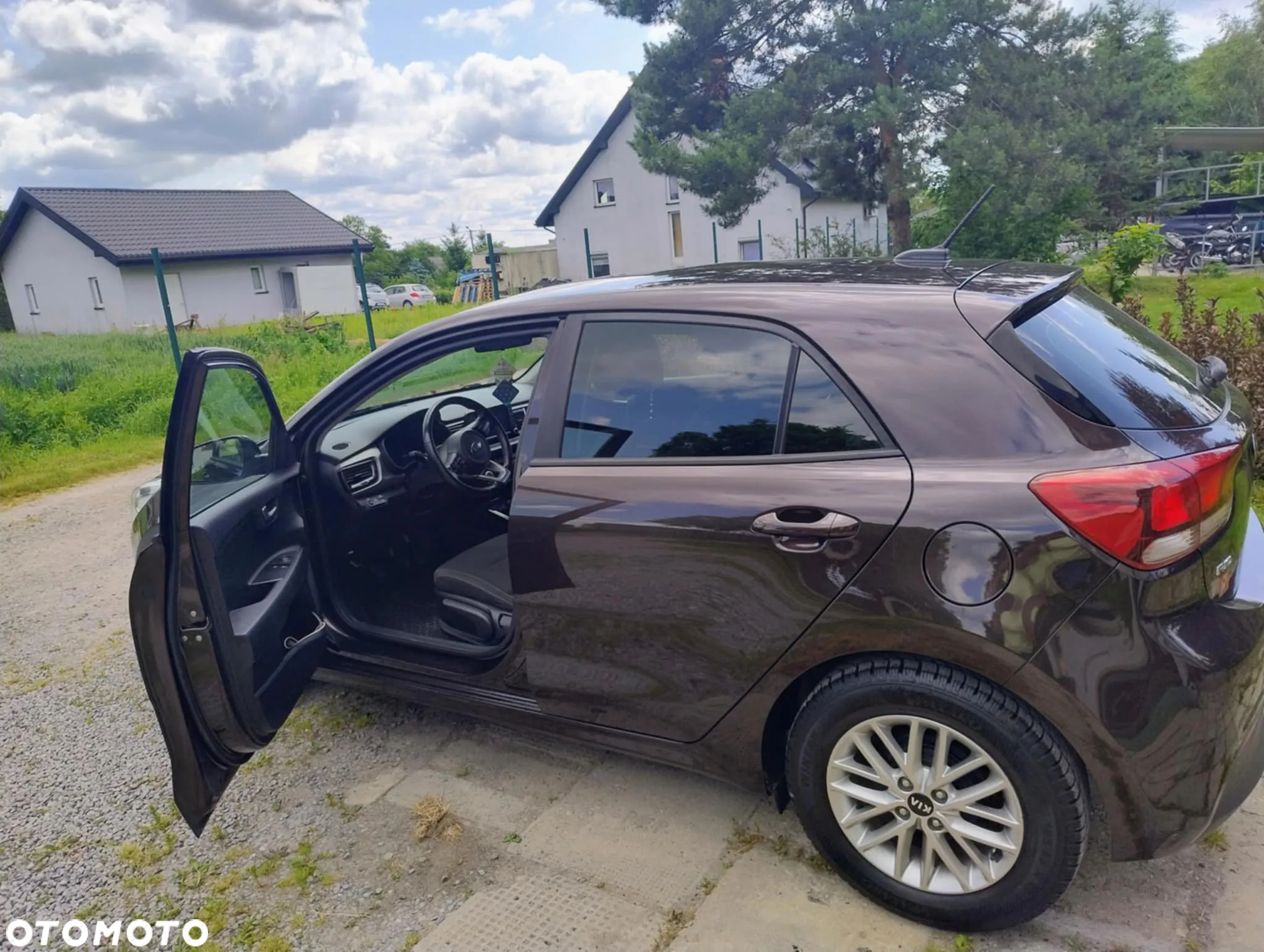 Kia Rio 1.4 L - 3