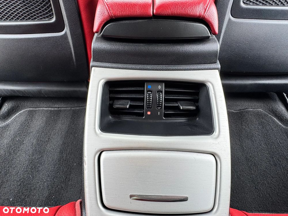 BMW Seria 3 320i Edition Exclusive - 28