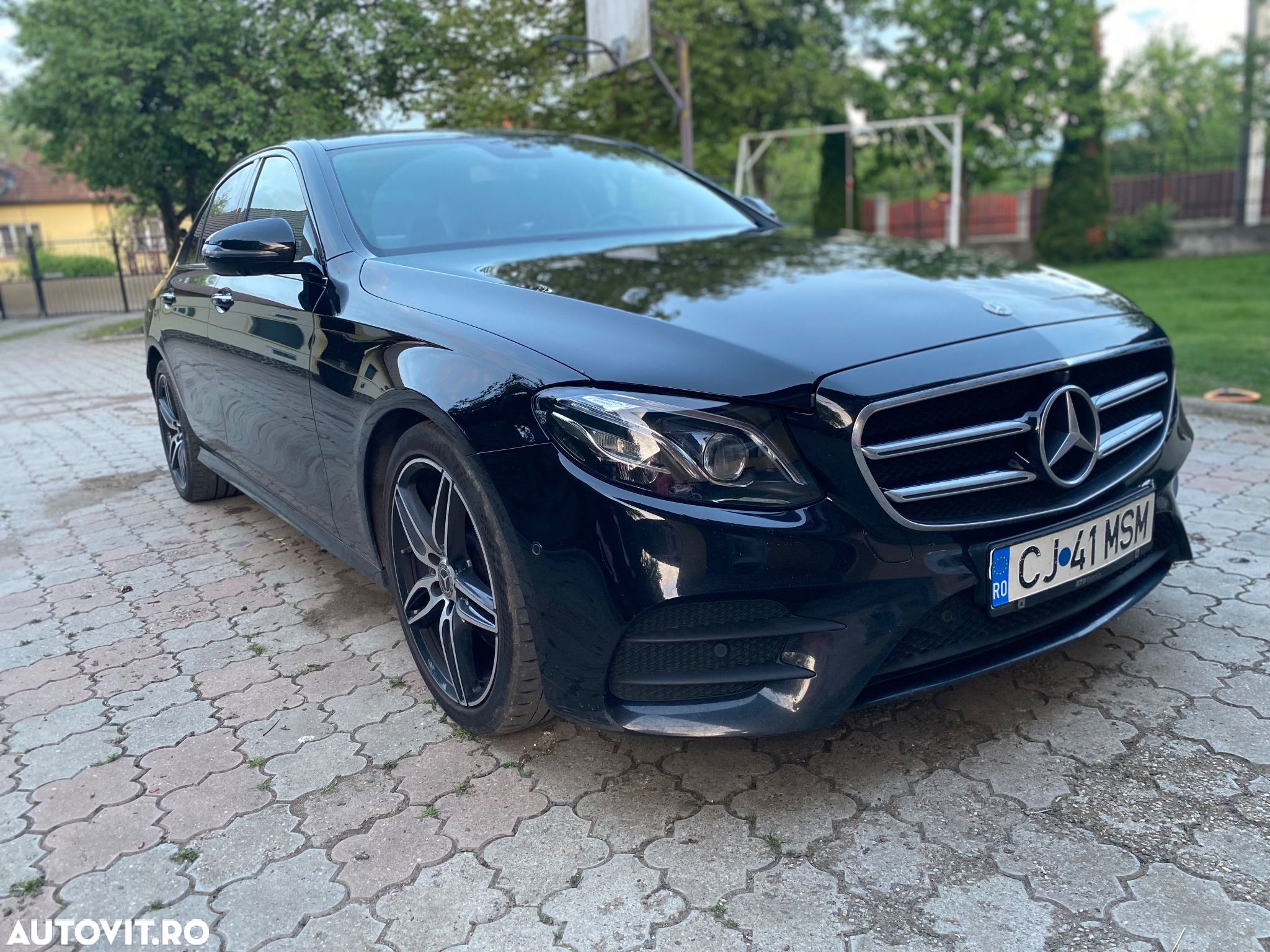 Mercedes-Benz E 220 d 4MATIC Aut. - 1