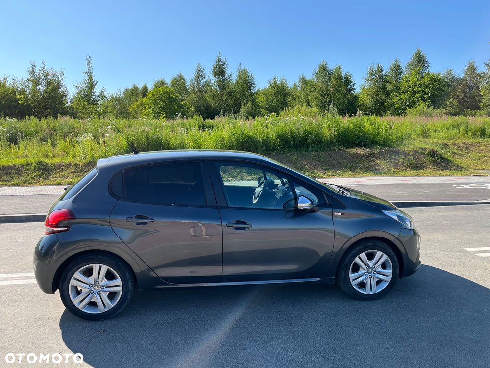 Peugeot 208 1.2 PureTech Style - 1