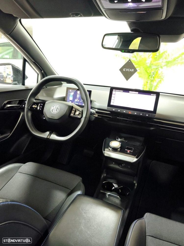 MG MG4 64 kWh Luxury - 31