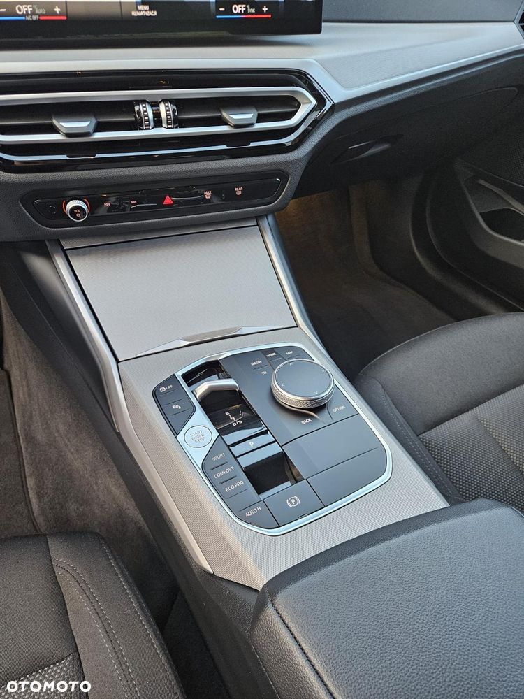 BMW Seria 3 318d Sport Line Shadow - 31