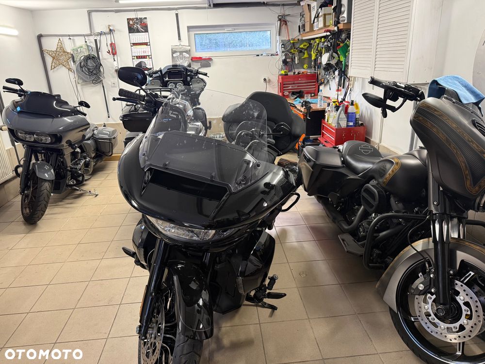 Harley-Davidson Touring Road Glide - 16