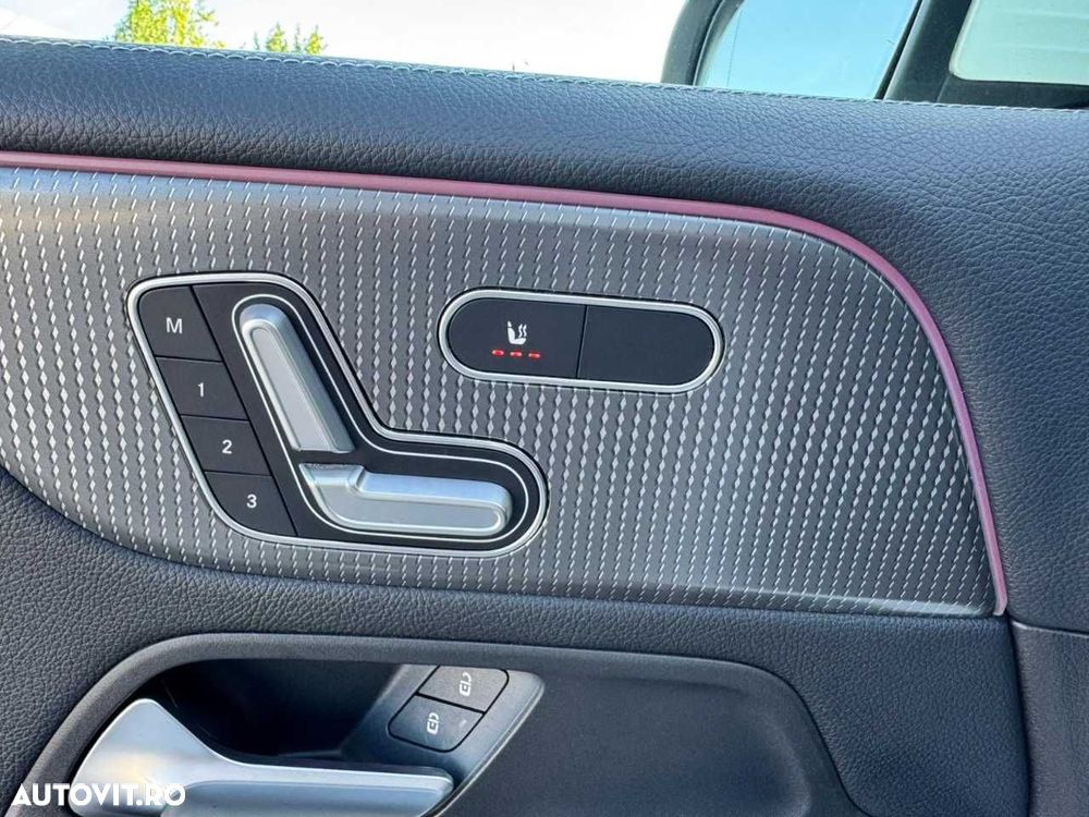 Mercedes-Benz GLB - 14