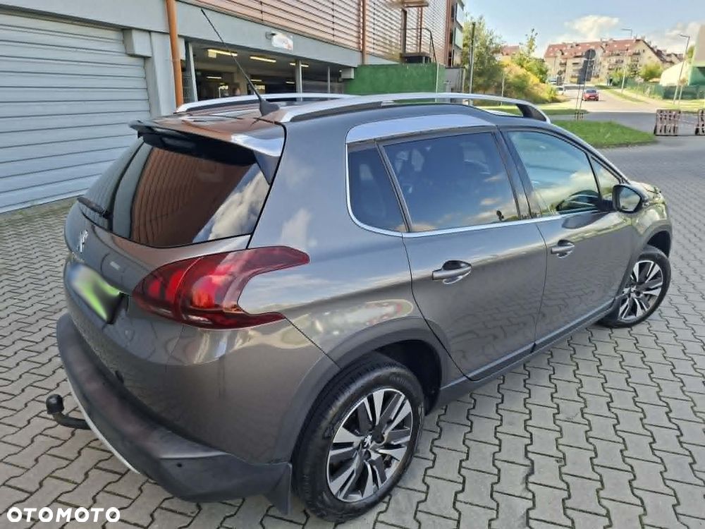 Peugeot 2008 BlueHDi 100 STOP & START Allure - 23