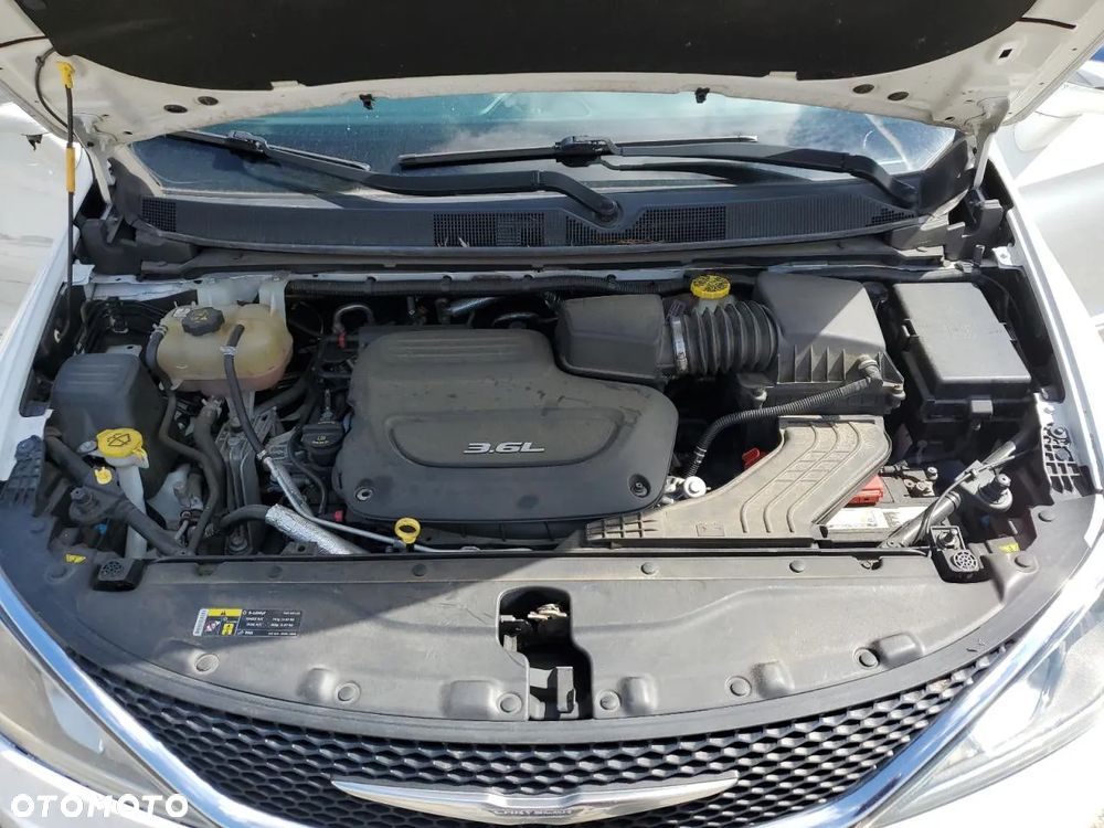 Chrysler Pacifica - 13