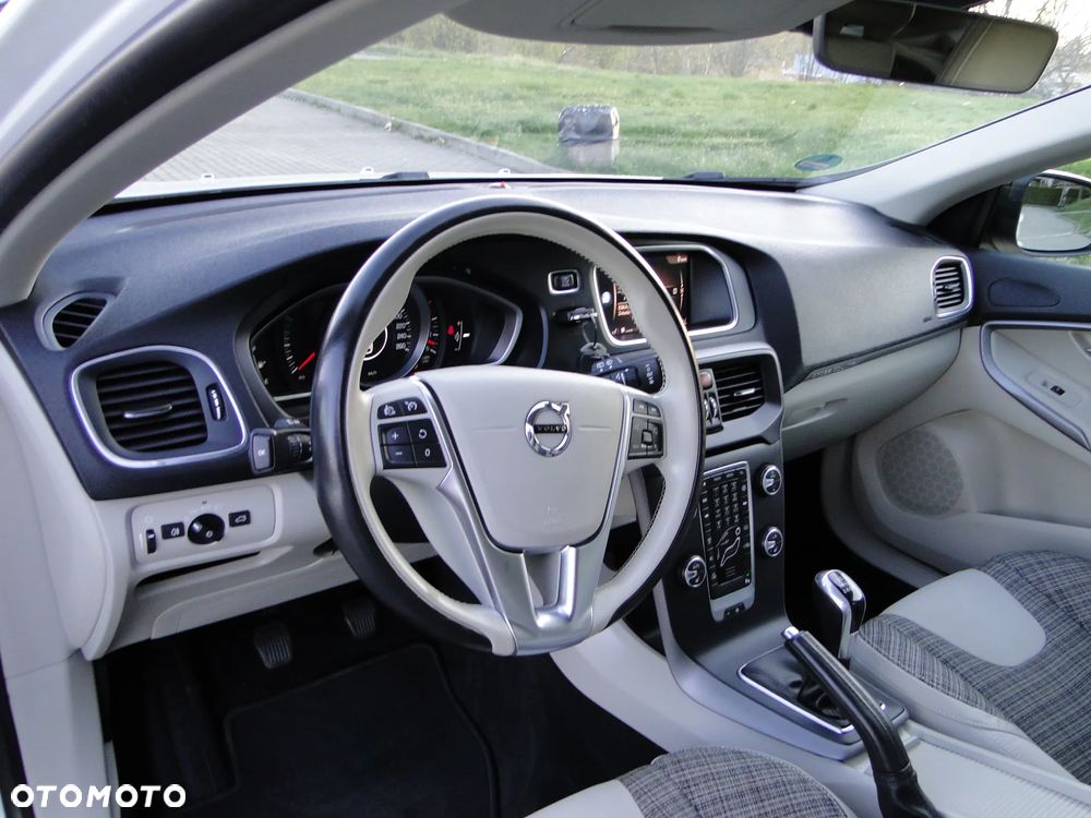 Volvo V40 Cross Country D3 Ocean Race - 16