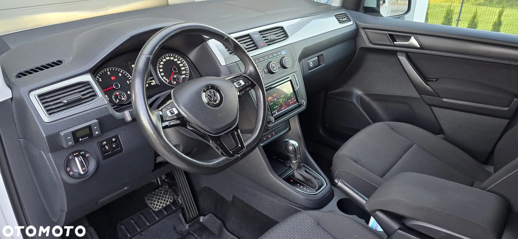 Volkswagen Caddy Maxi 2.0 TDI Comfortline DSG - 21