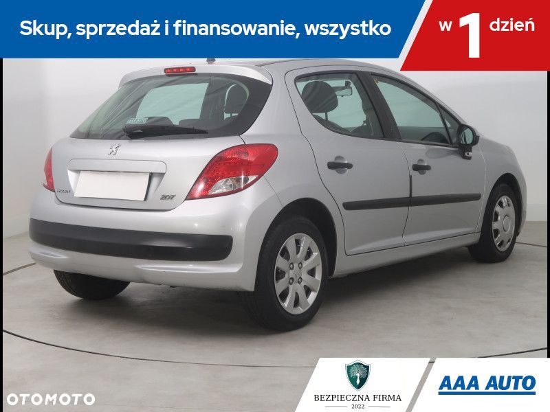 Peugeot 207 - 6