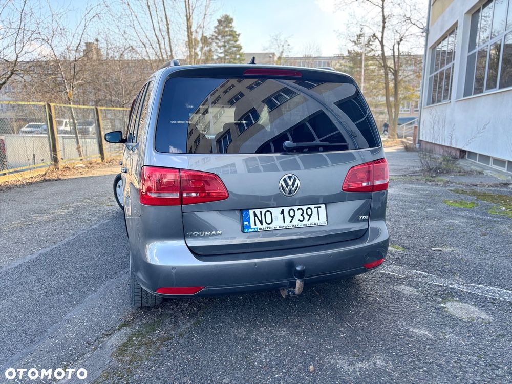 Volkswagen Touran - 5