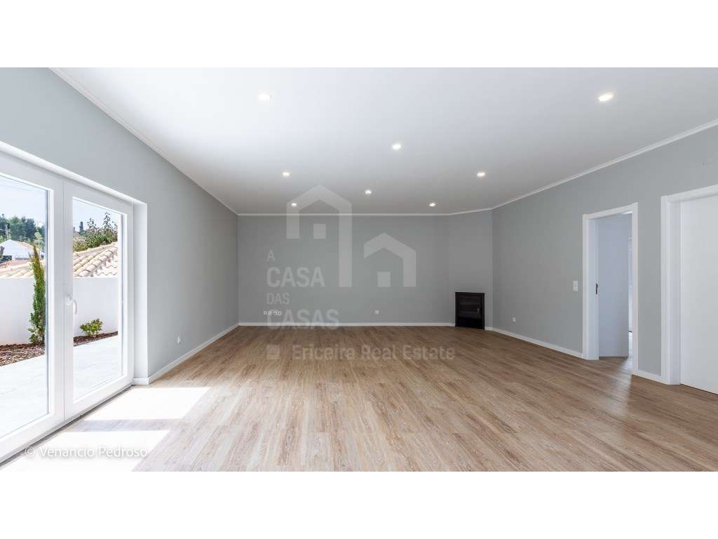 Vende Moradia T3 - Ericeira 3 km, A Casa das Casas - Grande imagem: 2/25