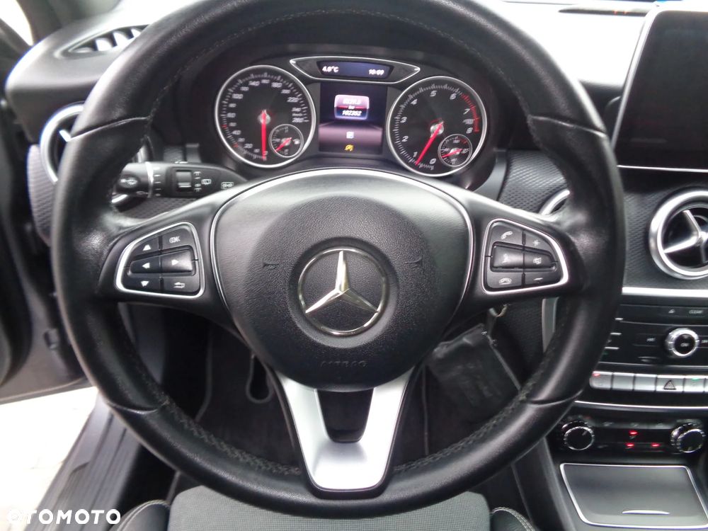 Mercedes-Benz Klasa A 180 Peak Edition - 11
