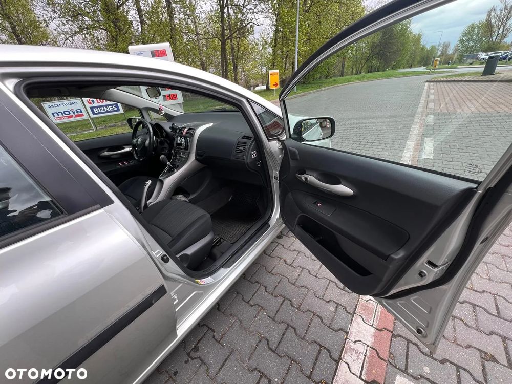 Toyota Auris 1.6 VVT-i Luna MM - 10