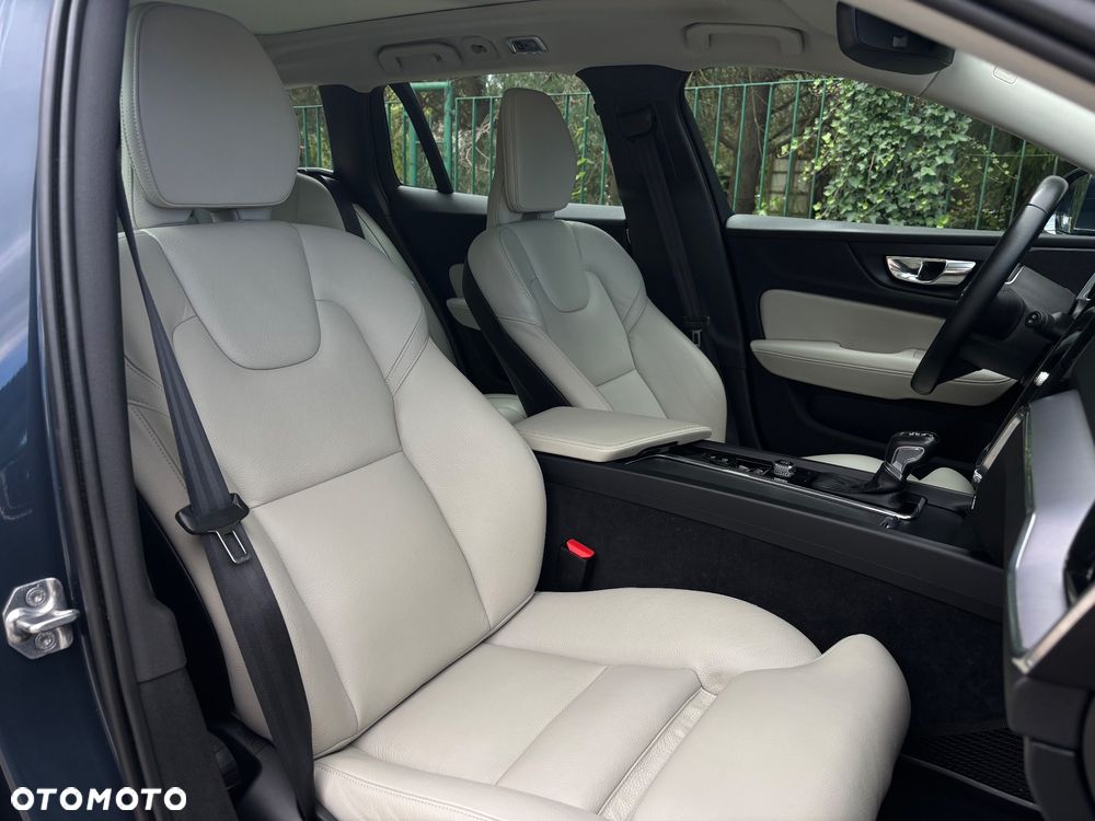 Volvo V60 D3 Geartronic Momentum Pro - 24