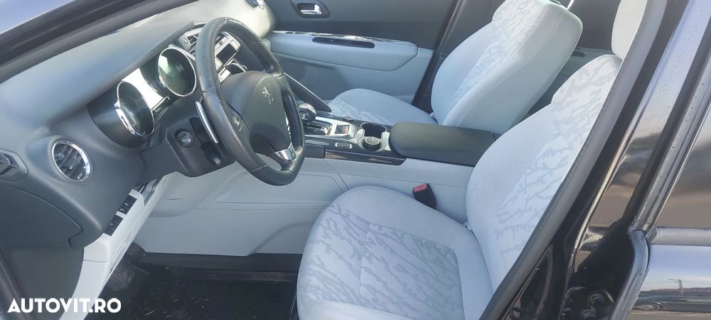 Peugeot 3008 HYbrid4 88g - 10