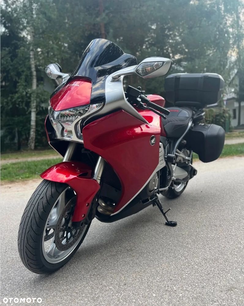 Honda VFR - 3