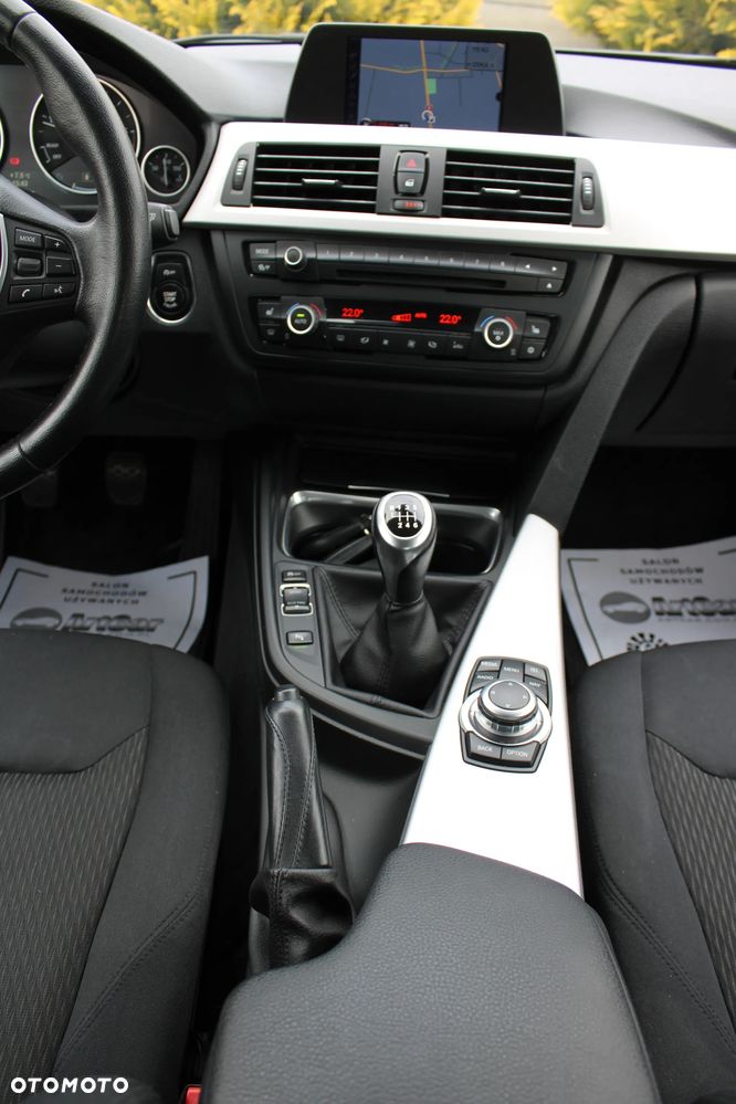 BMW Seria 3 320d DPF Edition Fleet Sport - 23