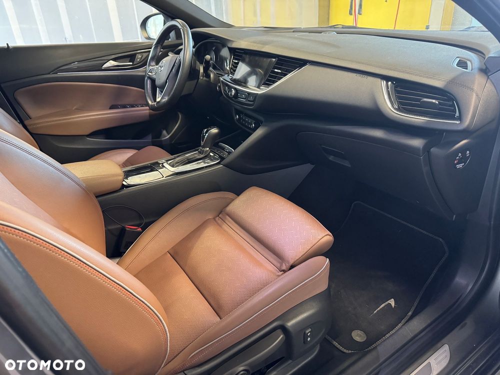 Opel Insignia Sports Tourer 2.0 BiTurbo Diesel 4x4 Ultimate Exclusive - 14