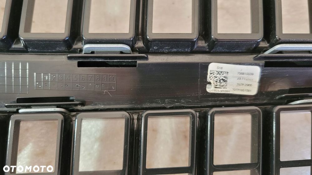 GRILL ATRAPA MERCEDES C-KLASA W206 2021- - 8