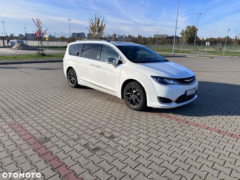 Chrysler Pacifica - 4