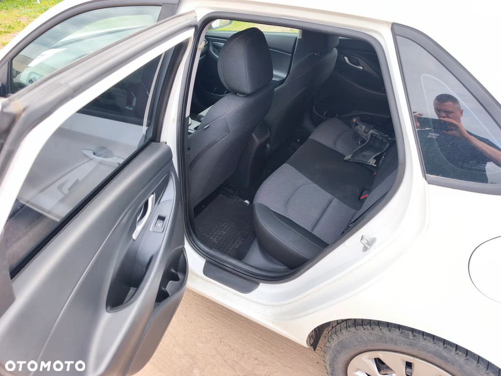 Hyundai i30 1.4 Comfort - 17