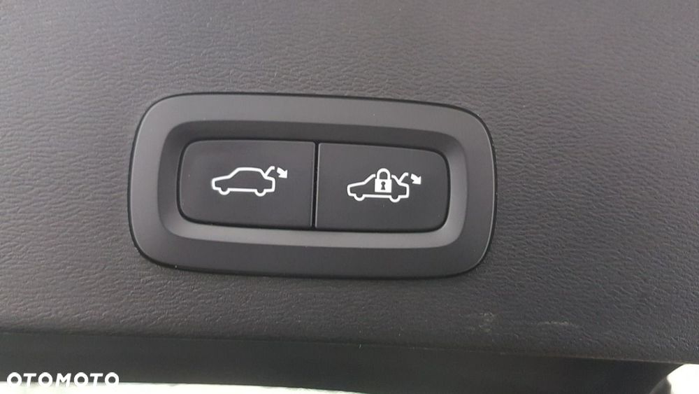 Volvo XC 40 - 18