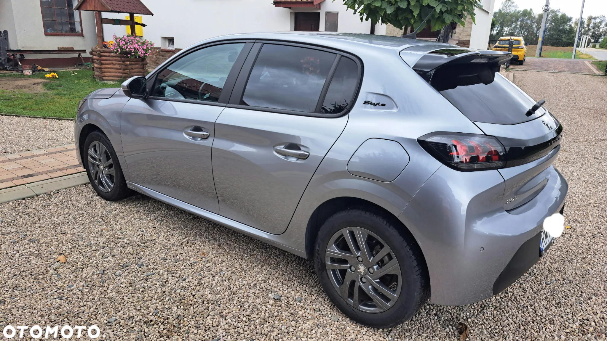 Peugeot 208 - 4