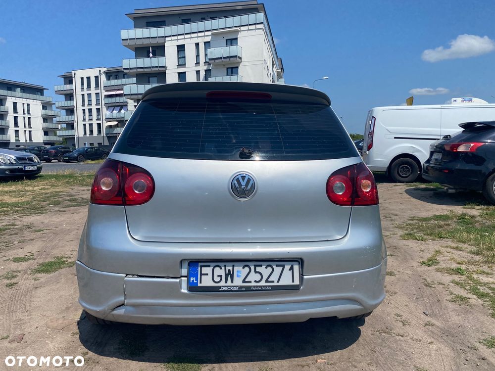 Volkswagen Golf 1.6 FSI Sportline - 3