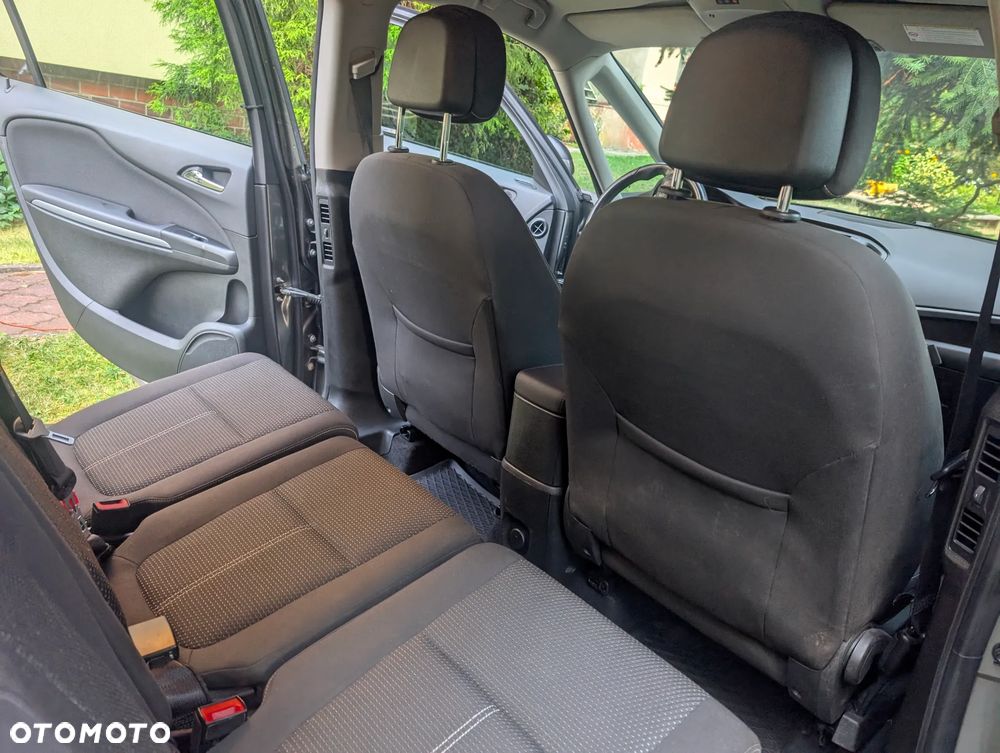 Opel Zafira 2.0 D (CDTI ecoFLEX) Start/Stop Active - 10