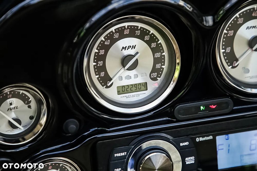Harley-Davidson Touring Street Glide - 16