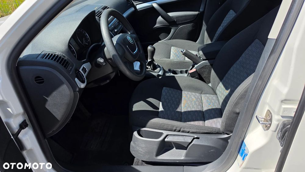 Skoda Octavia 1.6 Combi Ambiente - 11